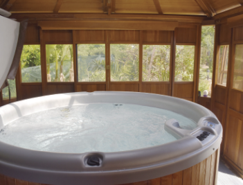 Brittany Spa Holiday Cottage Hot Tub